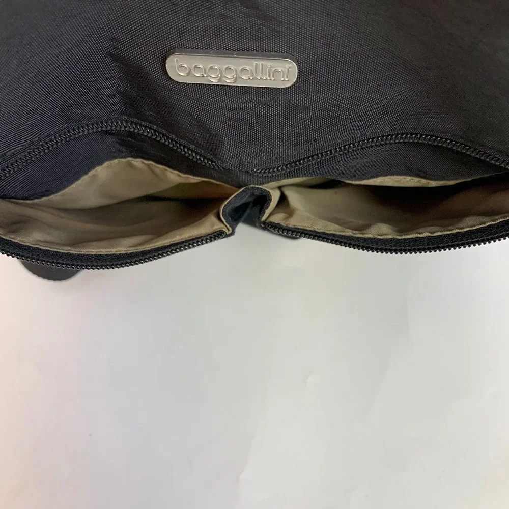 Baggallini HRZ649 Horizon Black Crossbody Bag Travel‎ Purse Lightweight Everyday